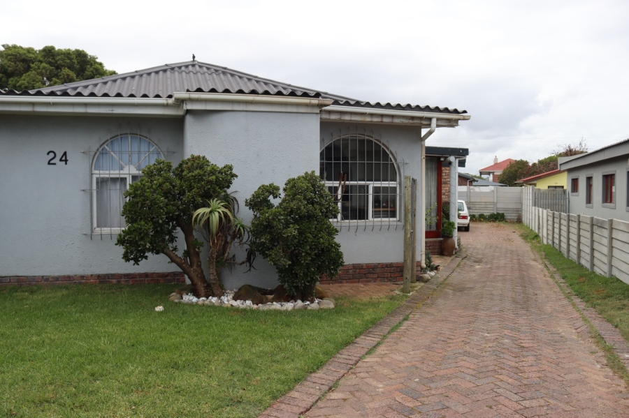 2 Bedroom Property for Sale in Kleinmond Western Cape
